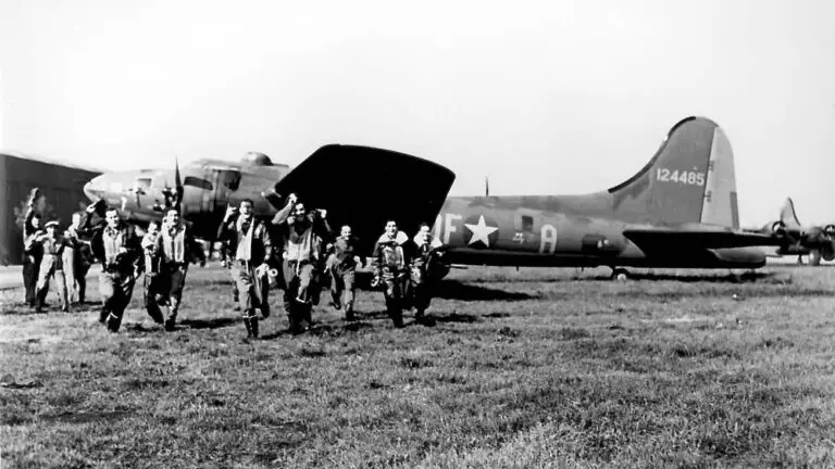 Iconic B-17 Memphis Belle Returns Home - Jets ’n’ Props