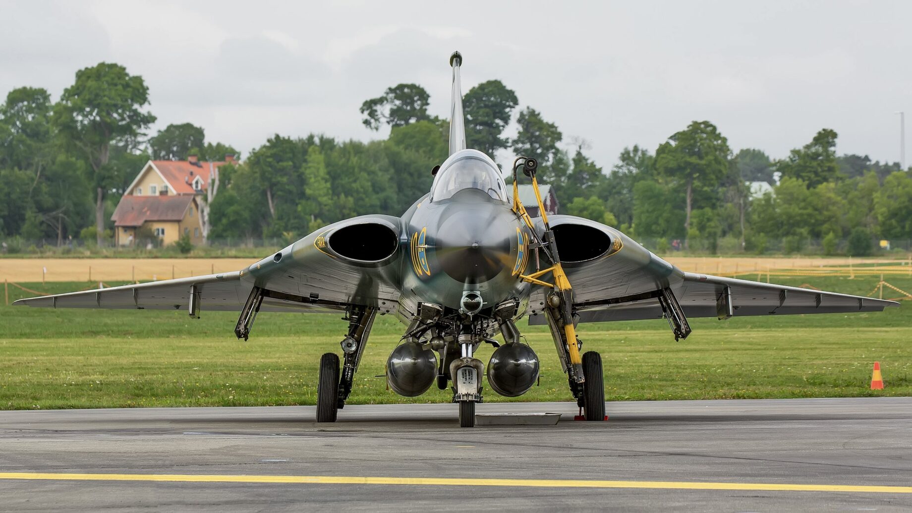 Saab J 35 Draken: Dragon of the Skies - AMZ Newspaper